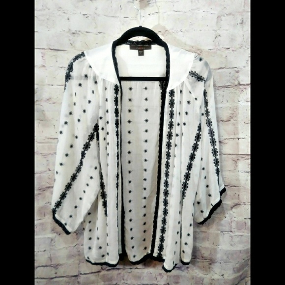 Fever Other - FEVER Black and white embroidered kimono Size Lg